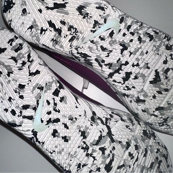 Nike Tiempo Rosewood Soccer Sneakers, Men’s Size 13 - burgundy/plum - Picture 4 of 10